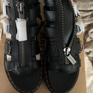 New in box Dr.martens Olson sandals